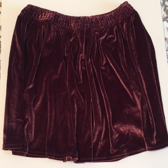 Ecote Dresses & Skirts - Ecote Smock Waisted Pull On Burgundy Velvet Skirt